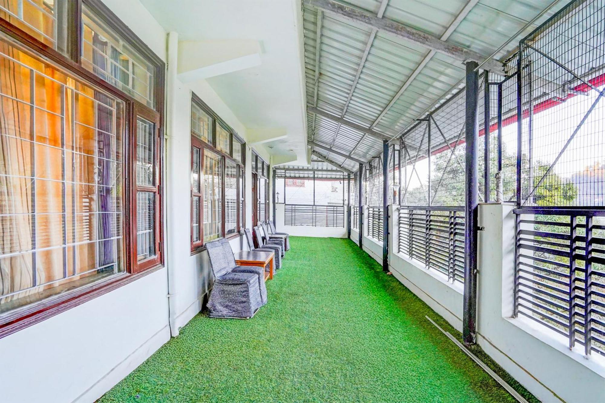 Super Townhouse Mall Road Near Library Chowk ムスーリー エクステリア 写真
